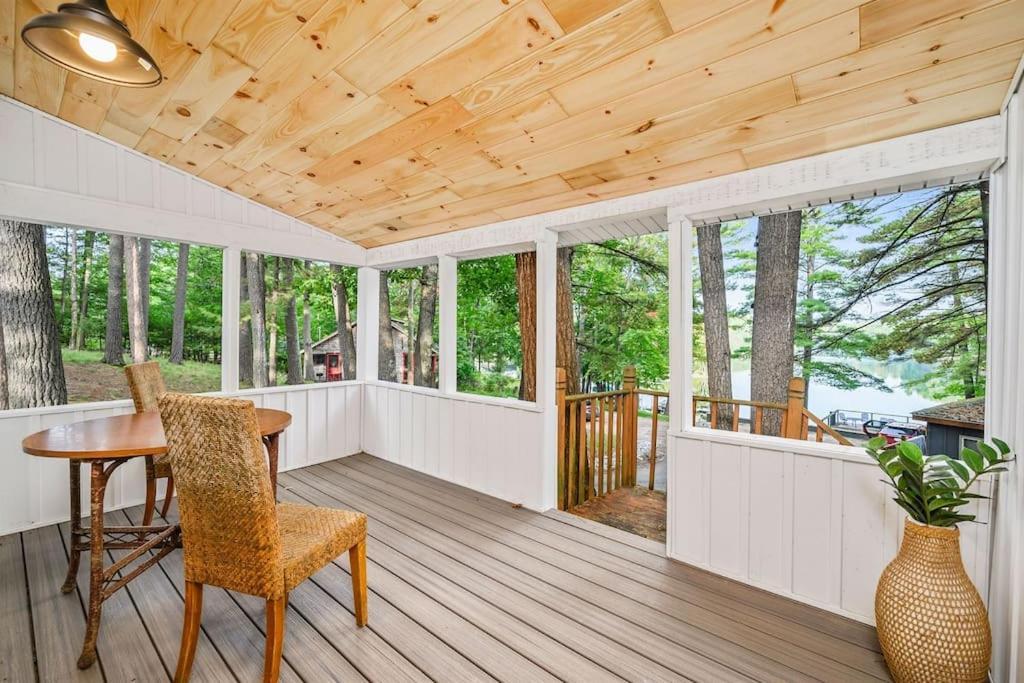 Arbutus Lake 3 Bedroom Cottage Traverse City Luaran gambar